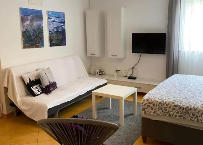 Apartman Lara Rab - With Balcony Rab Town